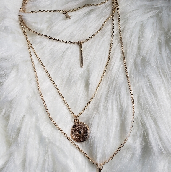 Makena ♡ Necklace - Picture 3 of 3